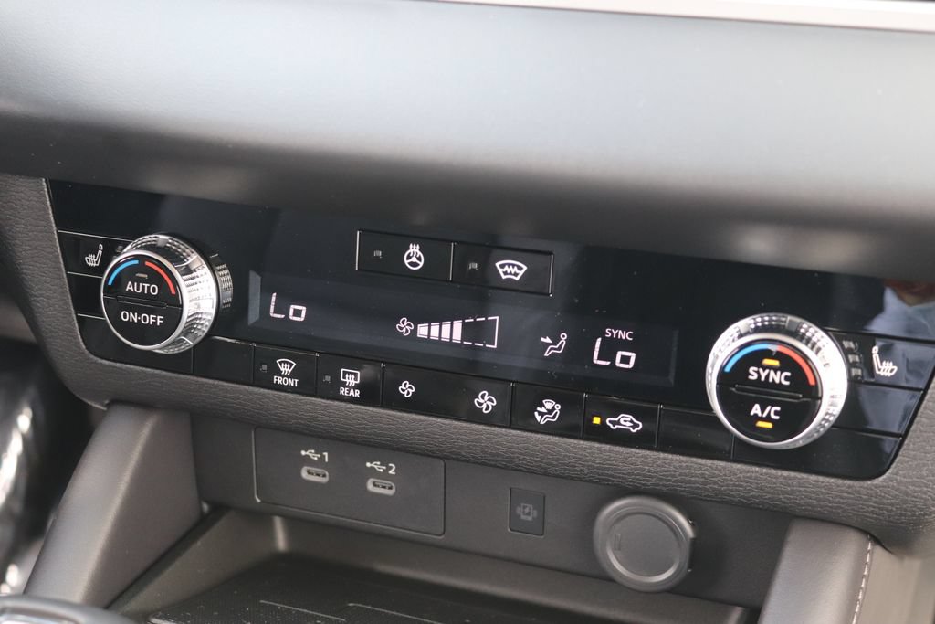 New 2026 Mitsubishi Outlander SE AWD/4WD image 4