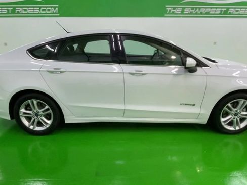Used 2018 Ford Fusion SE FWD image 9
