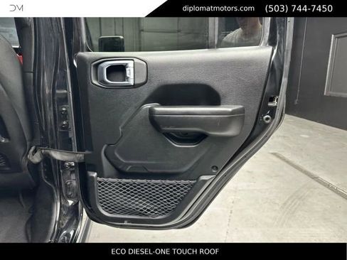 Used 2021 Jeep Wrangler Unlimited Rubicon AWD/4WD image 39