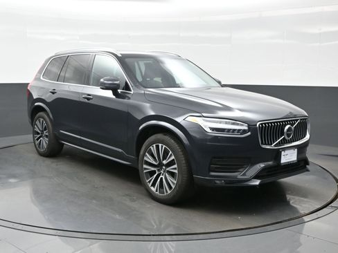 Used 2021 Volvo XC90 T6 Momentum w/ Advanced Package image 8