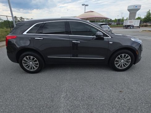 Used 2017 Cadillac XT5 Luxury w/ Driver Awareness Package FWD image 6