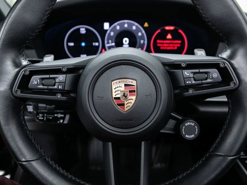 Certified 2025 Porsche 911 Carrera image 13