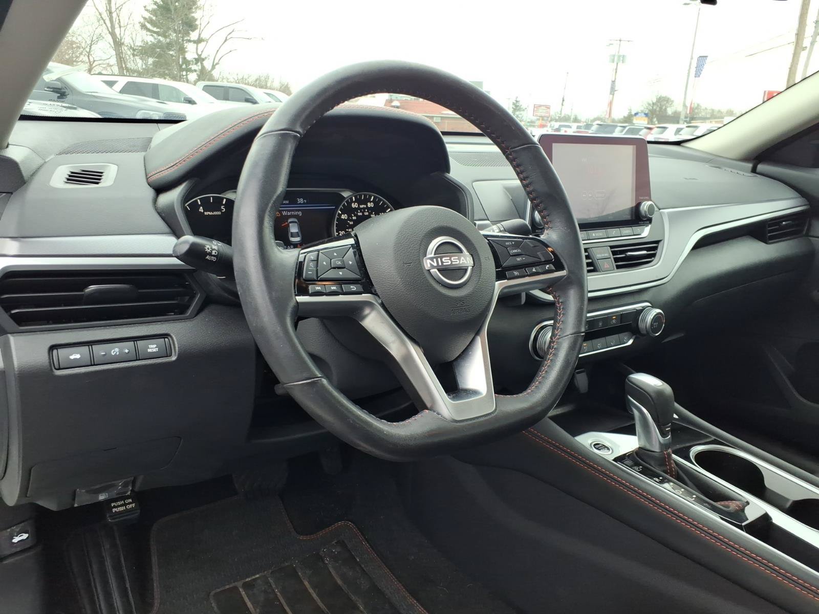 Used 2023 Nissan Altima 2.5 SR FWD image 22