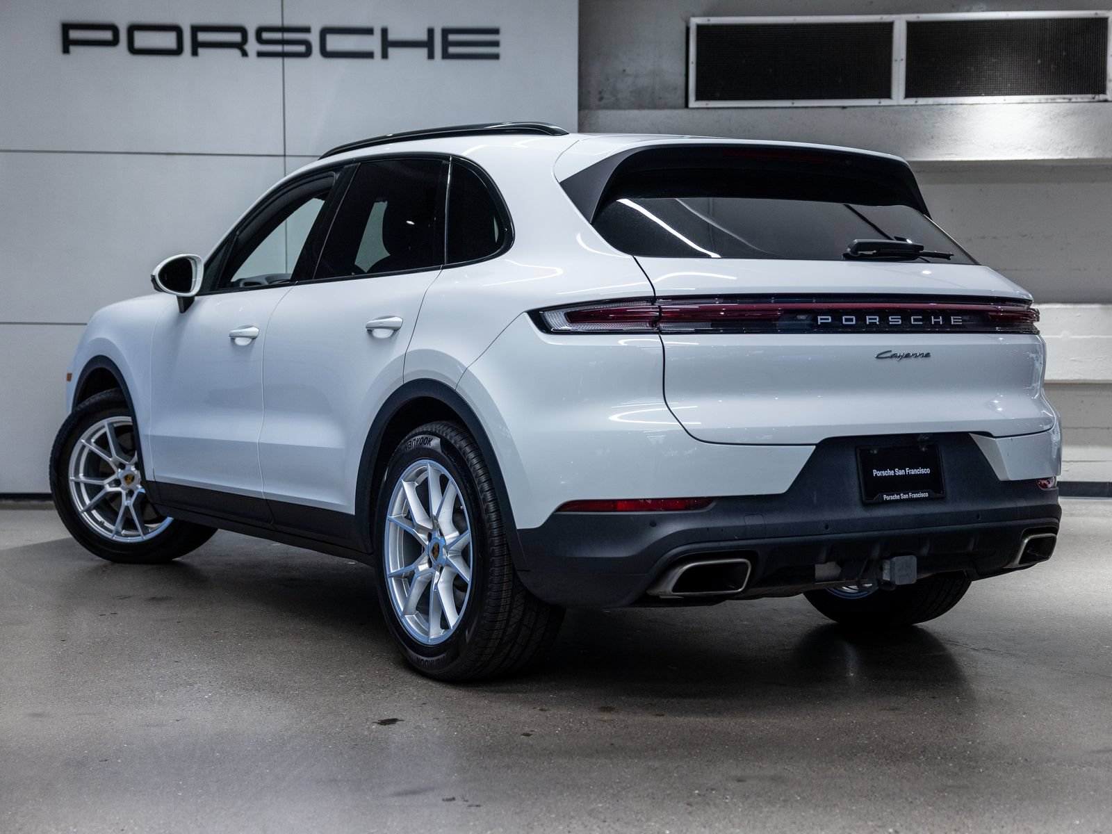 Certified 2024 Porsche Cayenne AWD/4WD image 3