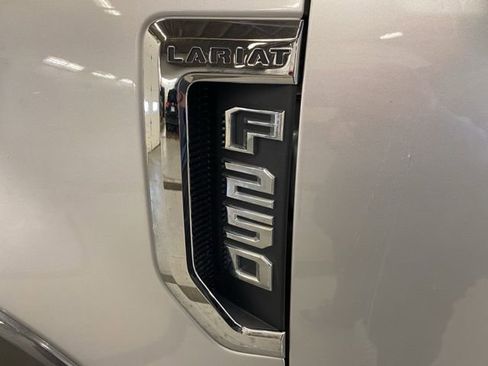Used 2017 Ford F250 Lariat w/ Chrome Package image 29