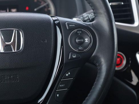 Used 2018 Honda Pilot Touring image 9