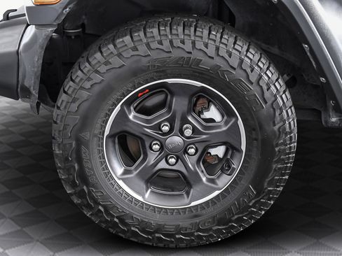 Used 2023 Jeep Wrangler Sport image 29