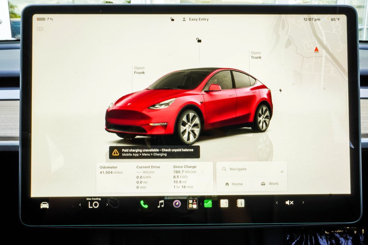 Used 2024 Tesla Model Y Long Range AWD/4WD image 21