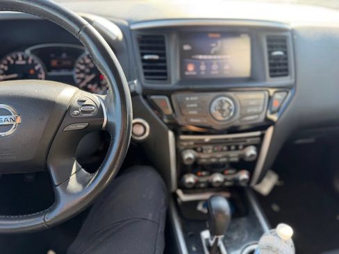 Used 2019 Nissan Pathfinder SV w/ Cargo Package FWD image 8
