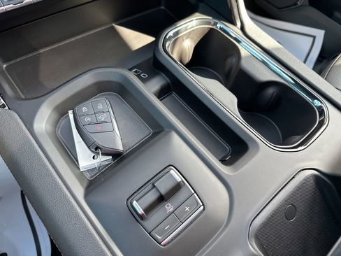 New 2026 GMC Sierra 2500 AT4 w/ AT4 Premium Plus Package AWD/4WD image 32