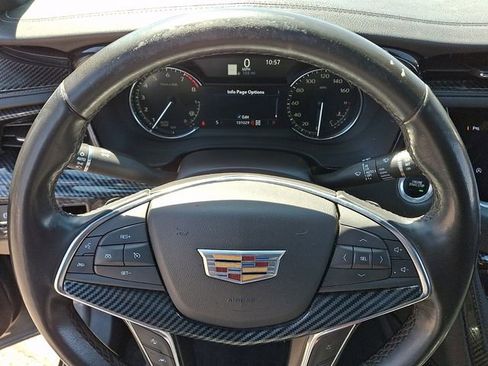 Used 2021 Cadillac XT5 Premium Luxury image 18