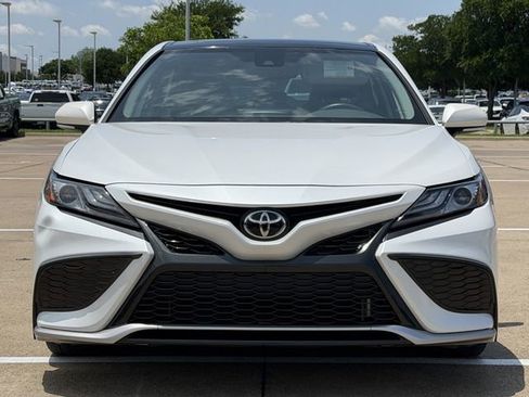Used 2022 Toyota Camry XSE FWD image 8