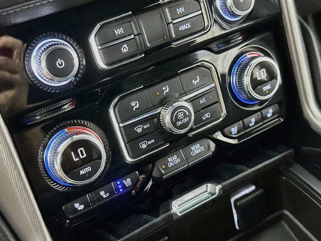 Used 2022 GMC Yukon Denali AWD/4WD image 30