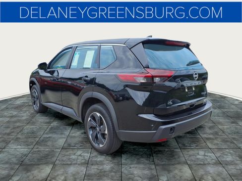 Used 2024 Nissan Rogue SV AWD/4WD image 5