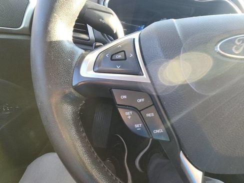 Used 2017 Ford Fusion SE w/ Equipment Group 201A AWD/4WD image 21