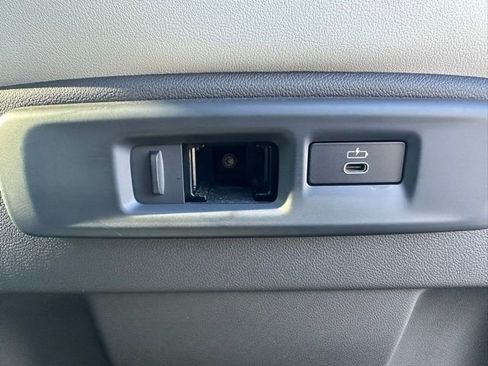 Used 2023 BMW X5 xDrive40i w/ Premium Package image 30