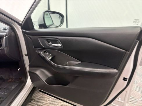Used 2024 Nissan Rogue SV AWD/4WD image 15