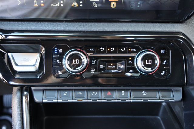 Used 2024 GMC Sierra 2500 AT4 w/ Technology Package AWD/4WD image 19