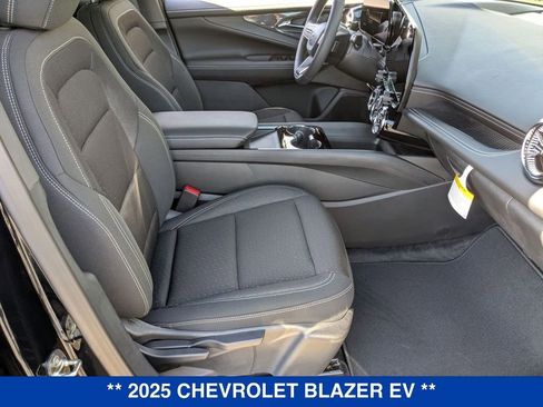 New 2025 Chevrolet Blazer EV LT w/ Midnight/Sport Edition AWD/4WD image 31