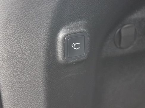 Used 2022 Jeep Cherokee Limited AWD/4WD image 27