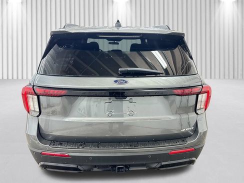 New 2026 Ford Explorer ST-Line w/ ST-Line Street Pack AWD/4WD image 6