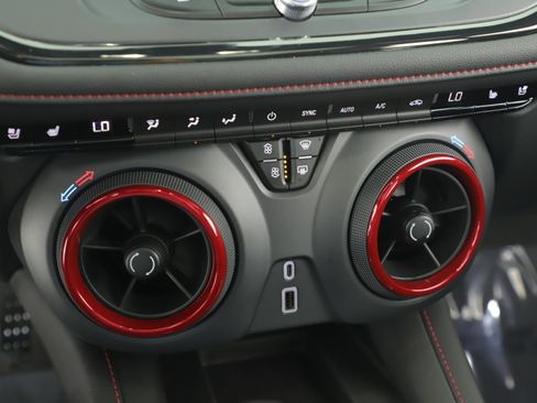 Used 2022 Chevrolet Blazer RS w/ Enhanced Convenience Package image 15