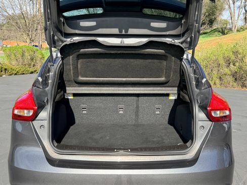 Used 2016 Ford Focus ST image 9