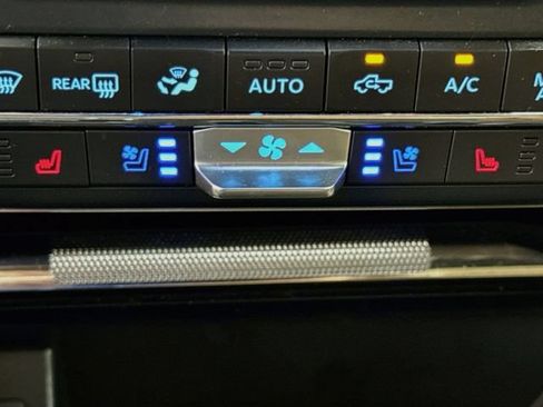 Used 2022 Ford F150 Lariat AWD/4WD image 21
