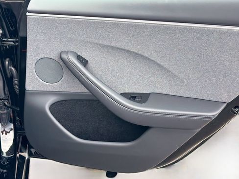 Used 2025 Tesla Model 3 Long Range RWD image 29
