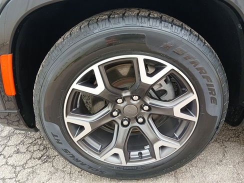 Used 2024 Jeep Wagoneer Series III image 57