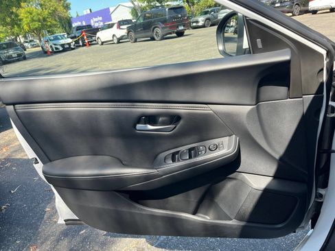 Used 2025 Nissan Sentra SV FWD image 18