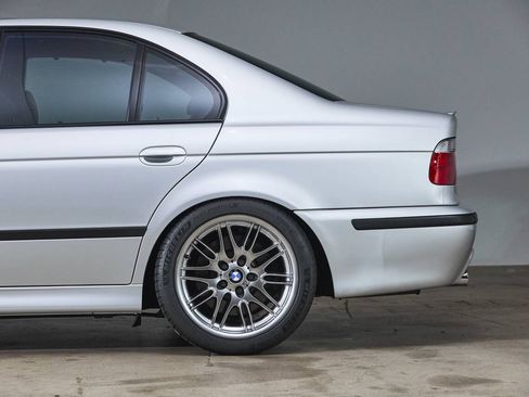 Used 2003 BMW M5 RWD image 26