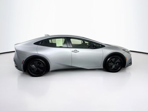 Used 2025 Toyota Prius LE FWD image 10