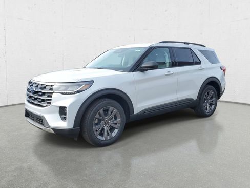 New 2026 Ford Explorer Active w/ Active Comfort Package AWD/4WD image 4