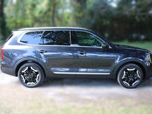 New 2025 Kia Telluride S image 5