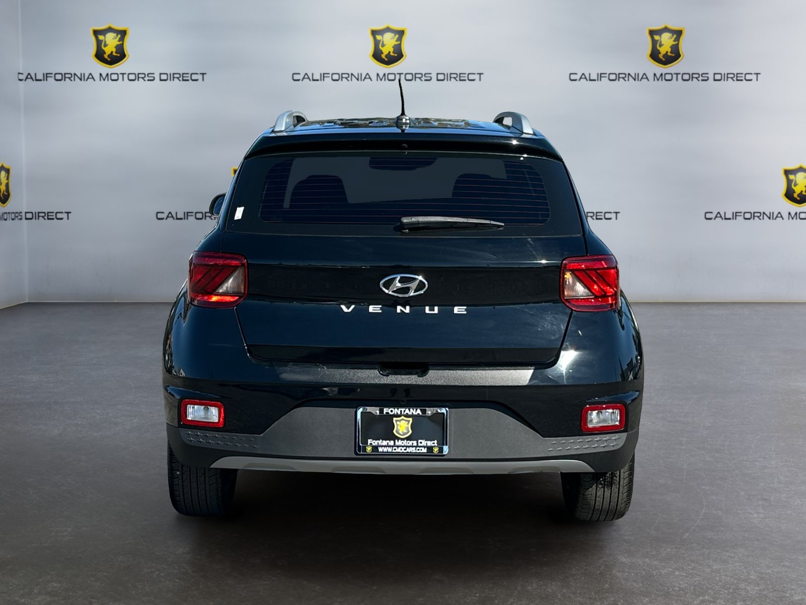 Used 2024 Hyundai Venue SEL FWD image 4