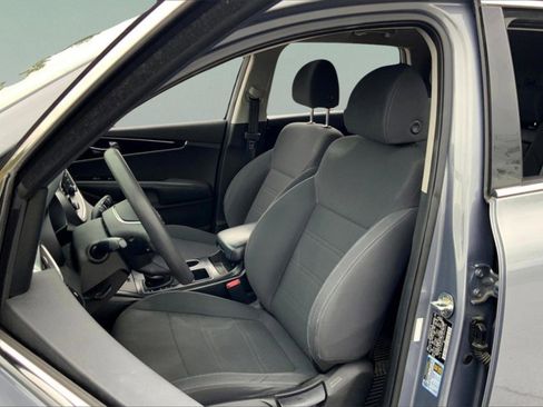 Used 2020 Kia Sorento LX image 26