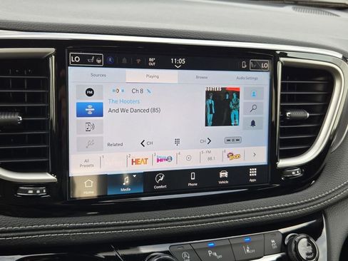 New 2026 Chrysler Pacifica Select image 19