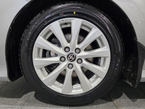 Used 2020 Toyota Camry LE image 23