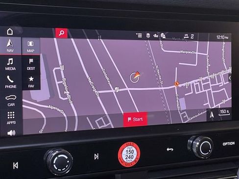 Certified 2026 Porsche Macan AWD/4WD image 27