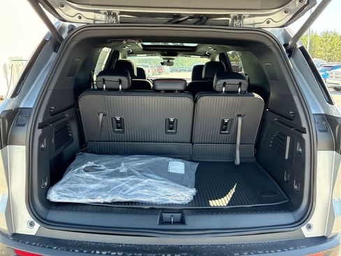 New 2026 Chevrolet Traverse Z71 w/ Enhanced Driving Package AWD/4WD image 27