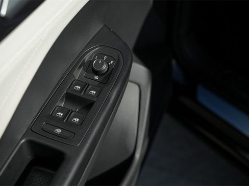 New 2026 Volkswagen Taos SEL image 19