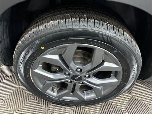 Certified 2024 Kia Seltos S image 28