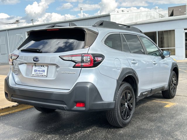 Used 2023 Subaru Outback Premium AWD/4WD image 12