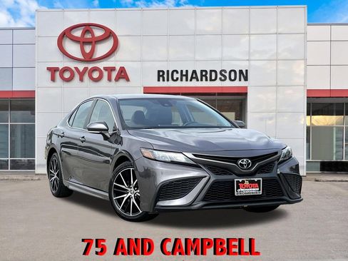 Used 2023 Toyota Camry SE FWD image 1