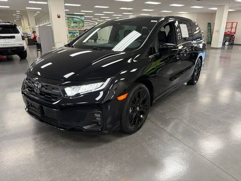 Used 2025 Honda Odyssey Sport-L image 3