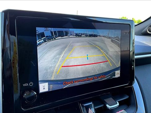 Used 2024 Toyota Corolla Cross XSE w/ Convenience Package image 27