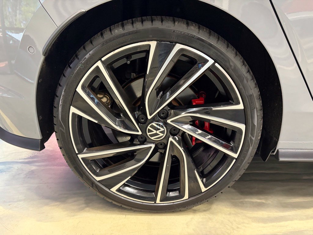 Used 2022 Volkswagen GTI Autobahn FWD image 27