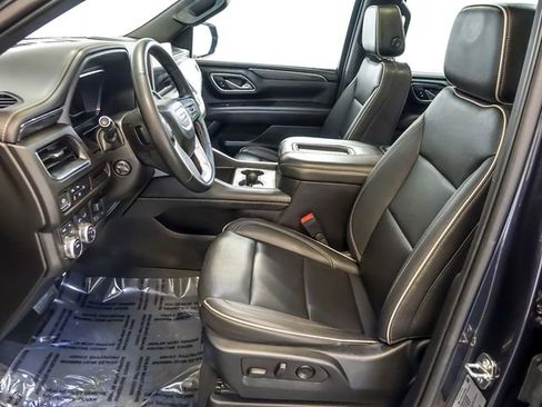 Certified 2023 GMC Yukon XL SLT w/ SLT Luxury Package image 12