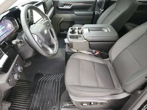 Used 2025 Chevrolet Silverado 2500 LT w/ Convenience Package AWD/4WD image 10